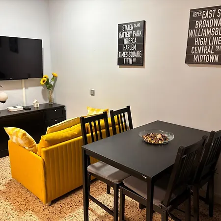 Apartament Entero Con Terraza En El Centro De *