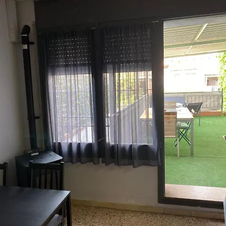 Entero Con Terraza En El Centro De Rubí